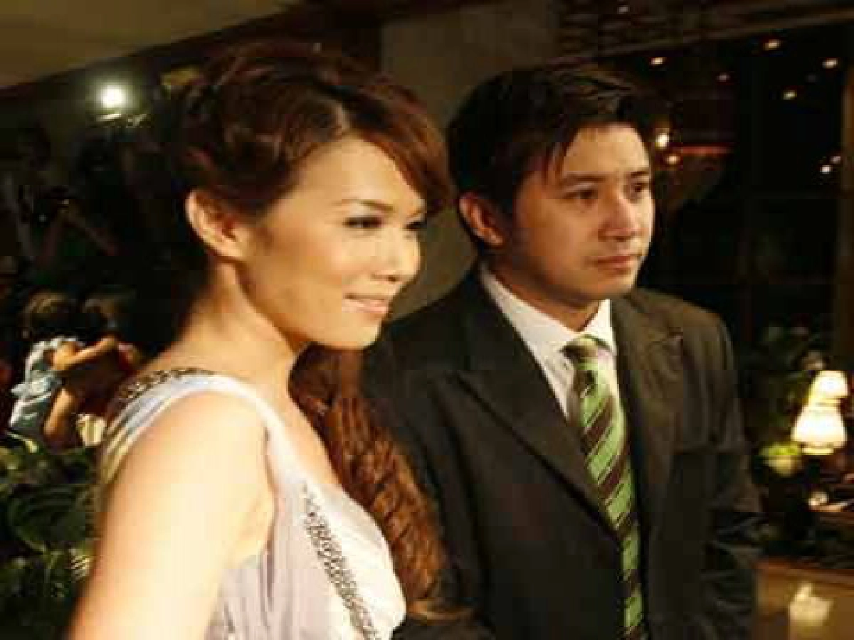 คลิป!!! "หนุ่ม" ควง "เมย์" ร่วมงานแต่ง "โอ๋-เฟียต"