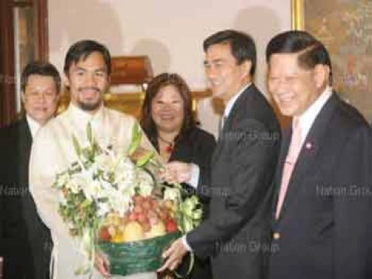 "ปาเกียว"เข้าพบอภิสิทธิ์มอบนวม-เข็มขัด "ปาเกียว"เข้าพบอภิสิทธิ์มอบนวม-เข็มขัด