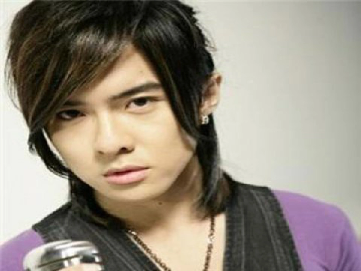 ส่วนหนึ่งในชีวิตของ"ถังหยี่เจ๋อ"
กับการแสดงและเสียงเพลง
ส่วนหนึ่งในชีวิตของ"ถังหยี่เจ๋อ"
กับการแสดงและเสียงเพลง