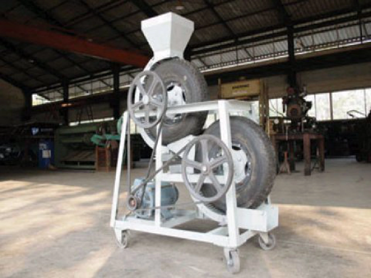 "เครื่องกะเทาะหมาก" ฝีมือนักวิจัยมก.
ประสิทธิภาพสูง-ปอกผล 110 กก./ชม.