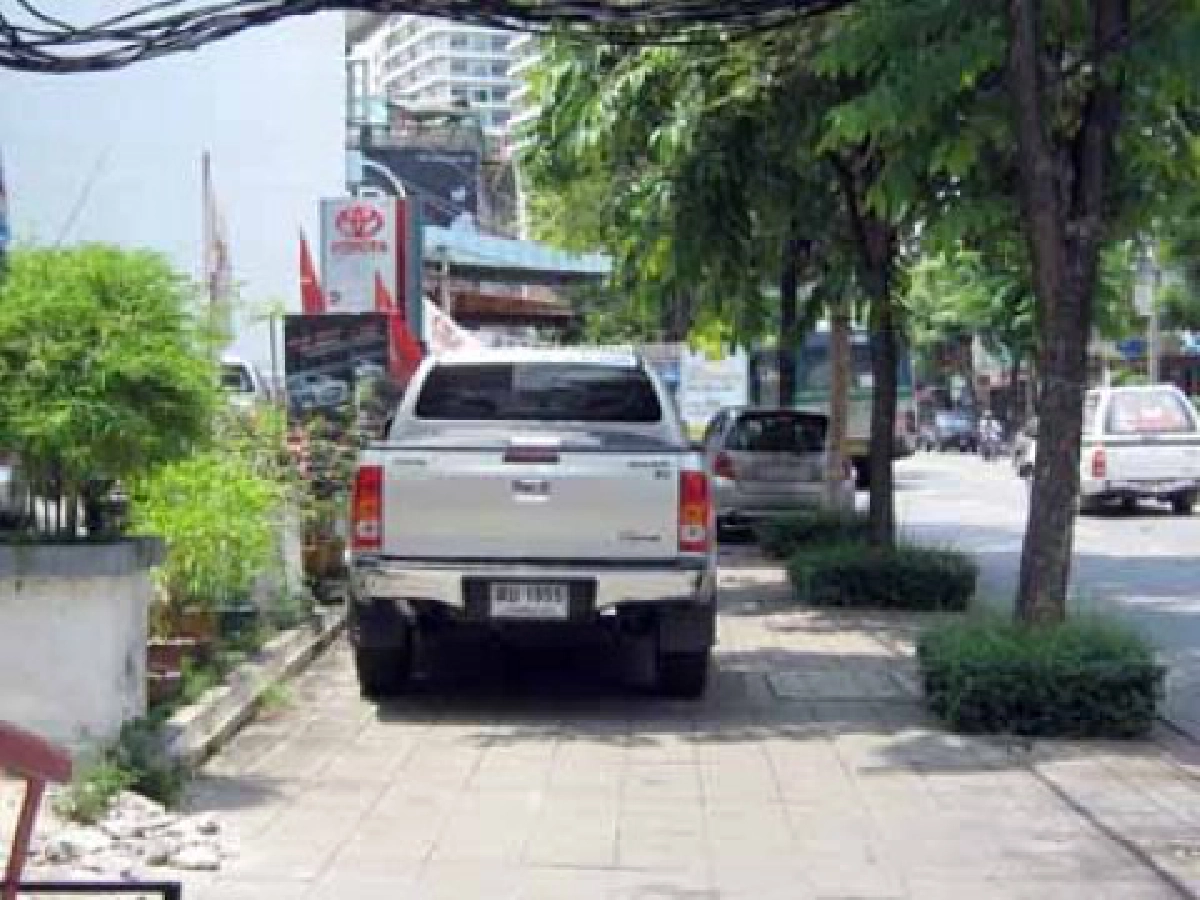 เสี่ยงรถชน