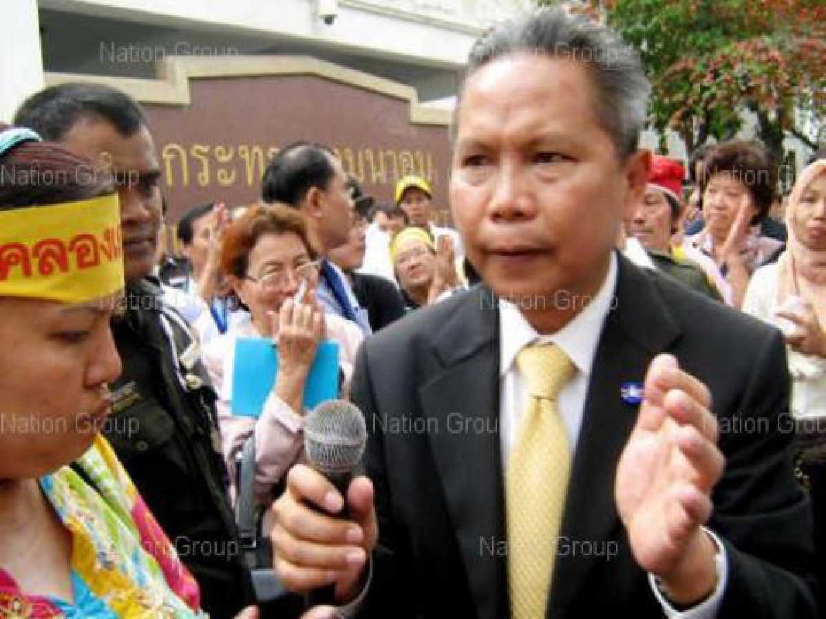 ขู่รถเมล์ผ่านครม.-ส.ว.คว่ำพ.ร.ก.กู้เงินฯ ขู่รถเมล์ผ่านครม.-ส.ว.คว่ำพ.ร.ก.กู้เงินฯ
