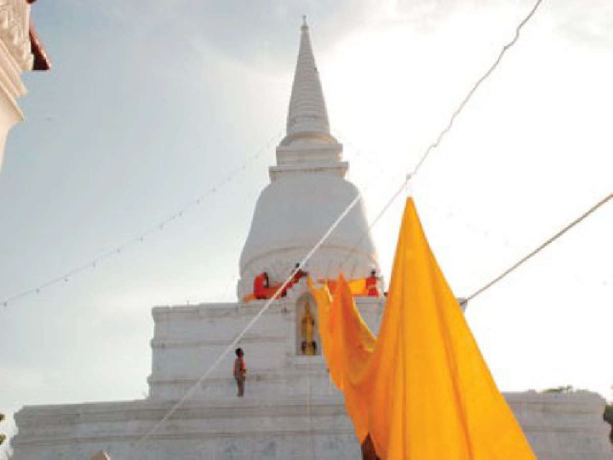 "ห่มผ้าพระบรมธาตุทุ่งยั้ง" เมืองลับแล
ขอความร่มเย็น-ฝนตกต้องตามฤดูกาล
"ห่มผ้าพระบรมธาตุทุ่งยั้ง" เมืองลับแล
ขอความร่มเย็น-ฝนตกต้องตามฤดูกาล