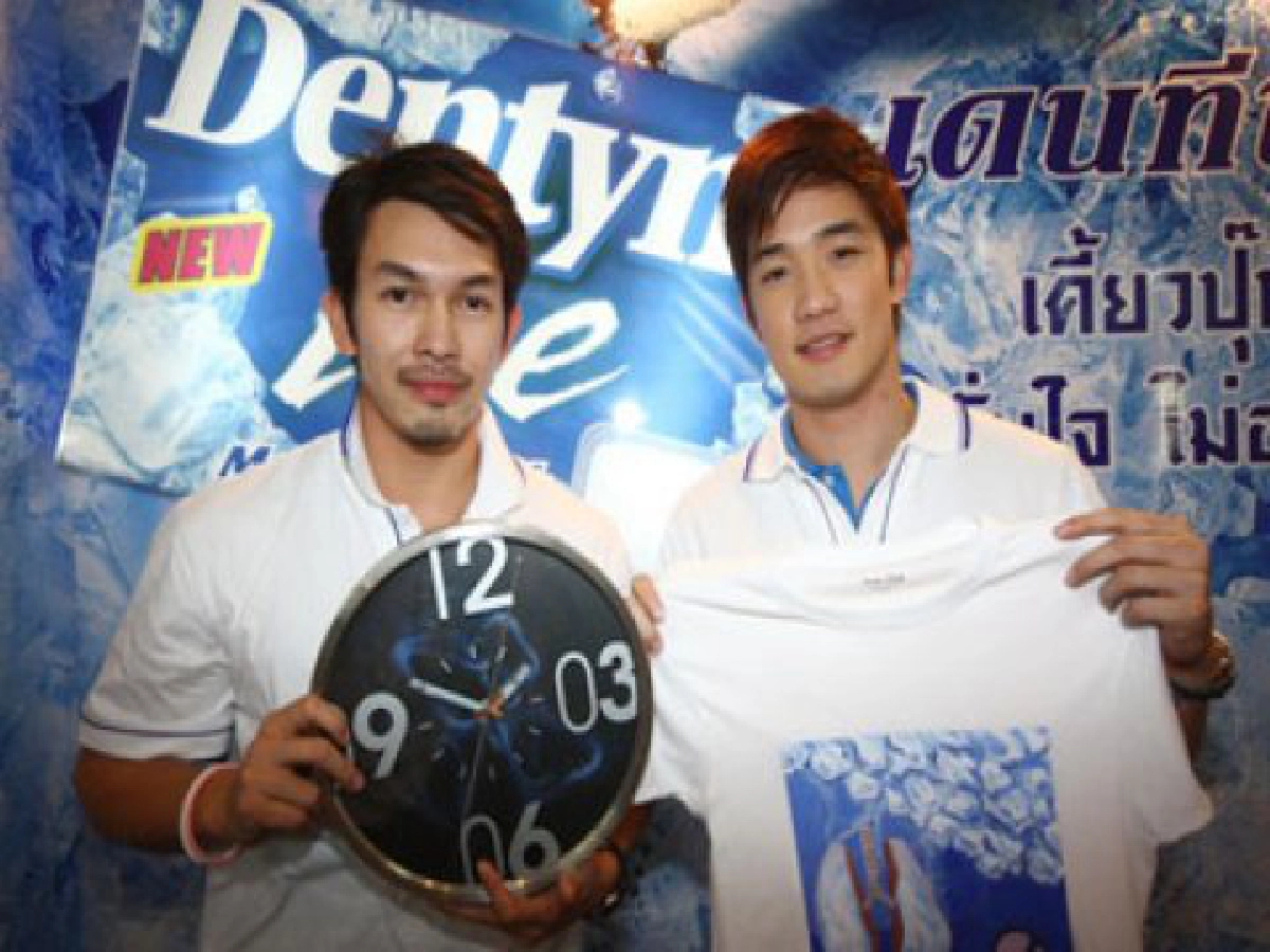 เสริฟข่าว...เม้าท์แตก (พฤหัสบดีที่ 11 มิ.ย.52)
เสริฟข่าว...เม้าท์แตก (พฤหัสบดีที่ 11 มิ.ย.52)