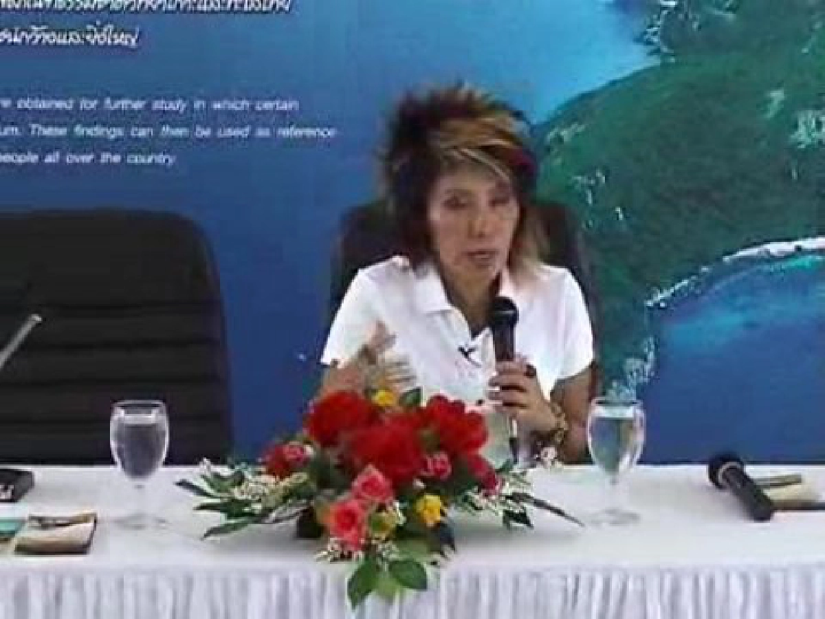 หมอพรทิพย์พบผู้นำชุมชนแสมสารเจอต้านเจาะตู้ หมอพรทิพย์พบผู้นำชุมชนแสมสารเจอต้านเจาะตู้