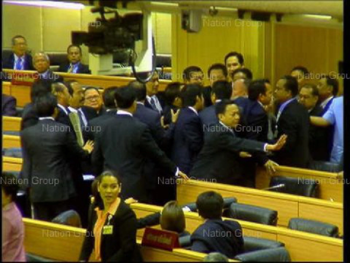 "กรณ์"ยันถกพ.ร.ก.กู้เงินแจงฝ่ายค้านได้