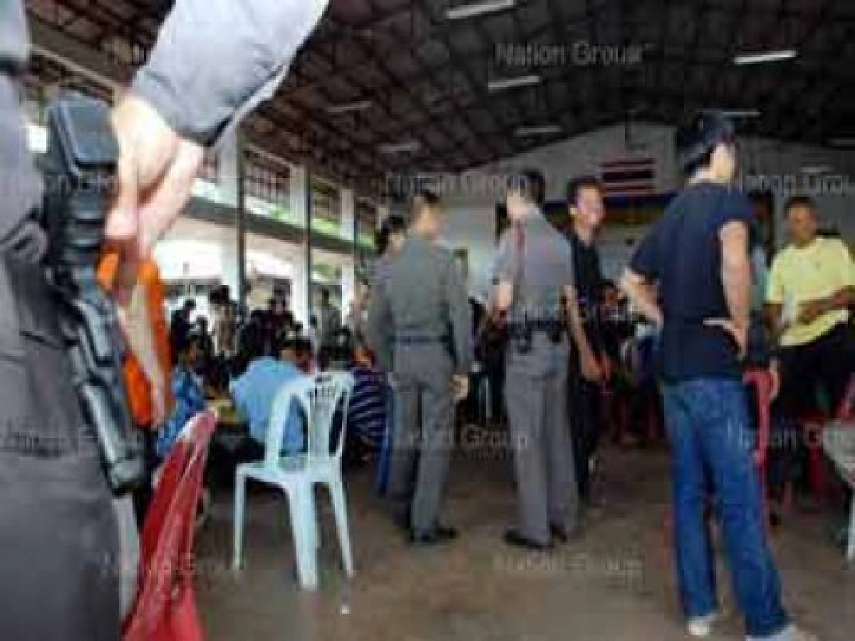 พท.นำห่างภท.ชวรัตน์ชี้พ่ายแม้วโฟนอิน พท.นำห่างภท.ชวรัตน์ชี้พ่ายแม้วโฟนอิน
