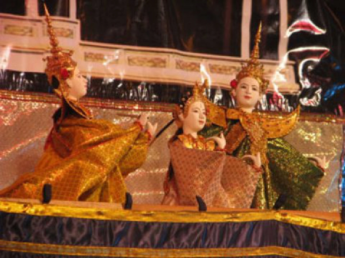 เทศกาลวัดเทวราชกุญชรนมัสการพระพุทธเทวราชปฏิมากรขอพรพระบรมสารีริกธาตุ เทศกาลวัดเทวราชกุญชรนมัสการพระพุทธเทวราชปฏิมากรขอพรพระบรมสารีริกธาตุ