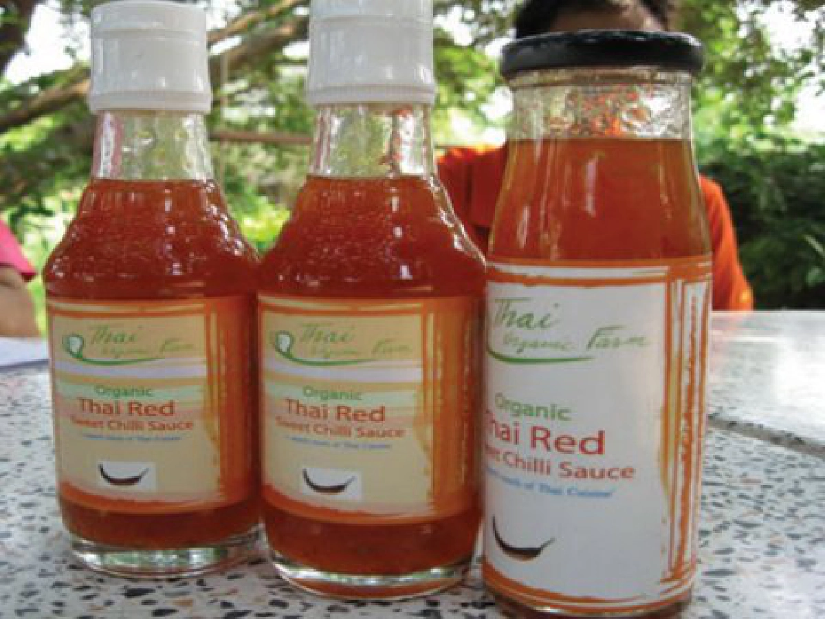นำข้าวอินทรีย์ผลิต "น้ำส้มสายชู"
ต่อยอดผักปลอดฯ สู่ยี่ห้อ "ปลูกรัก"
นำข้าวอินทรีย์ผลิต "น้ำส้มสายชู"
ต่อยอดผักปลอดฯ สู่ยี่ห้อ "ปลูกรัก"