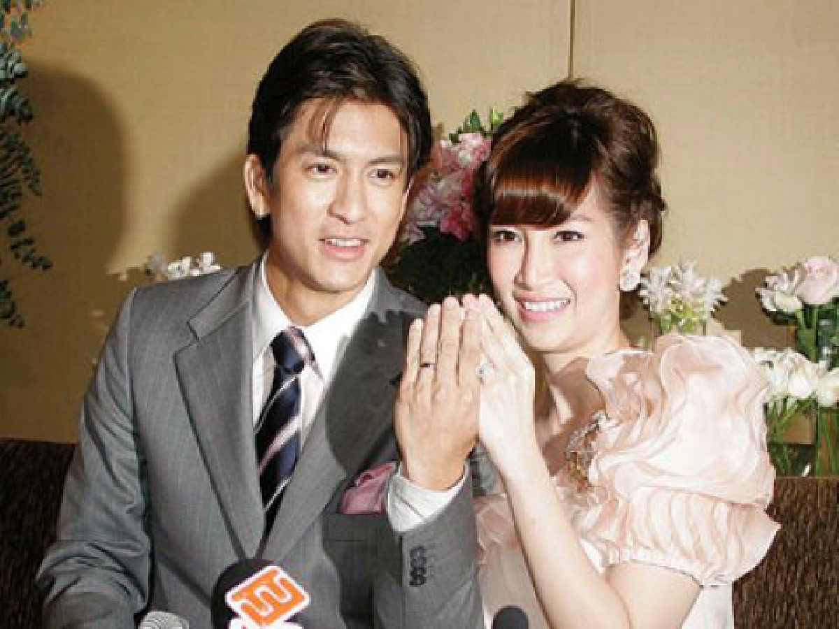 เม้าท์นอกจอ (เสาร์ที่ 11 ก.ค.52)

