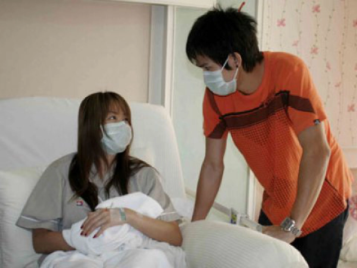 รักเราต้องป้องกันด้วยหน้ากาก อิ...อิ