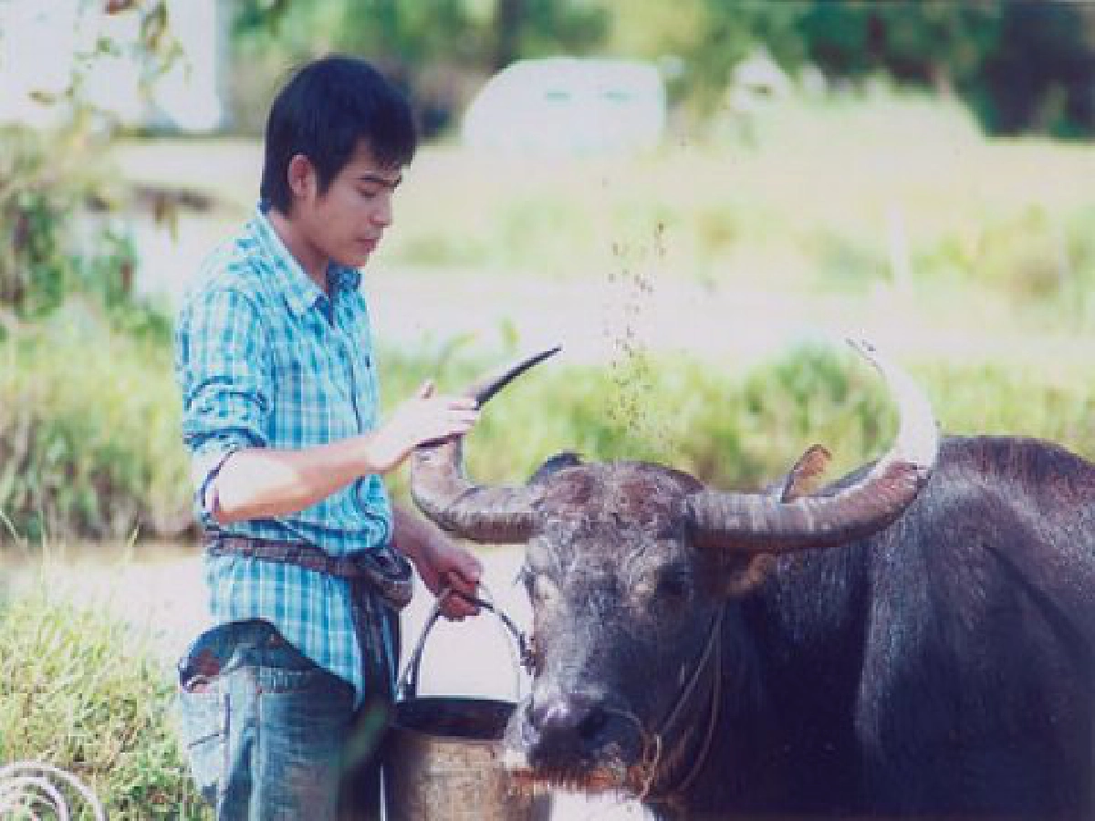 "พลอย" สวยเริ่ด "ก้อง-ตุ้ย" ปะคารม
ในฉากแรก "ผู้ใหญ่ลีกับนางมา"

