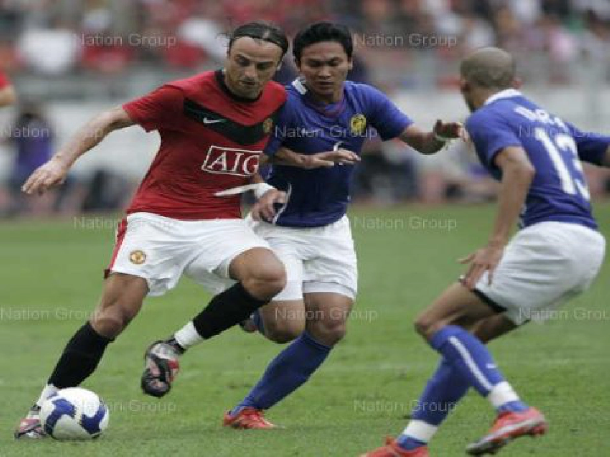 "โอเว่น"ซัดประตูชัยผีแดงชนะมาเลย์3-2