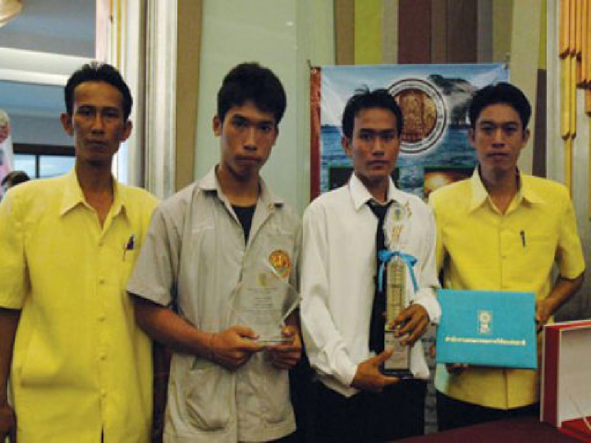 เครื่องตบรีดยางพาราทรีอินวัน
ร่นเวลา-ลดทุนผลิตยางแผ่น
เครื่องตบรีดยางพาราทรีอินวัน
ร่นเวลา-ลดทุนผลิตยางแผ่น