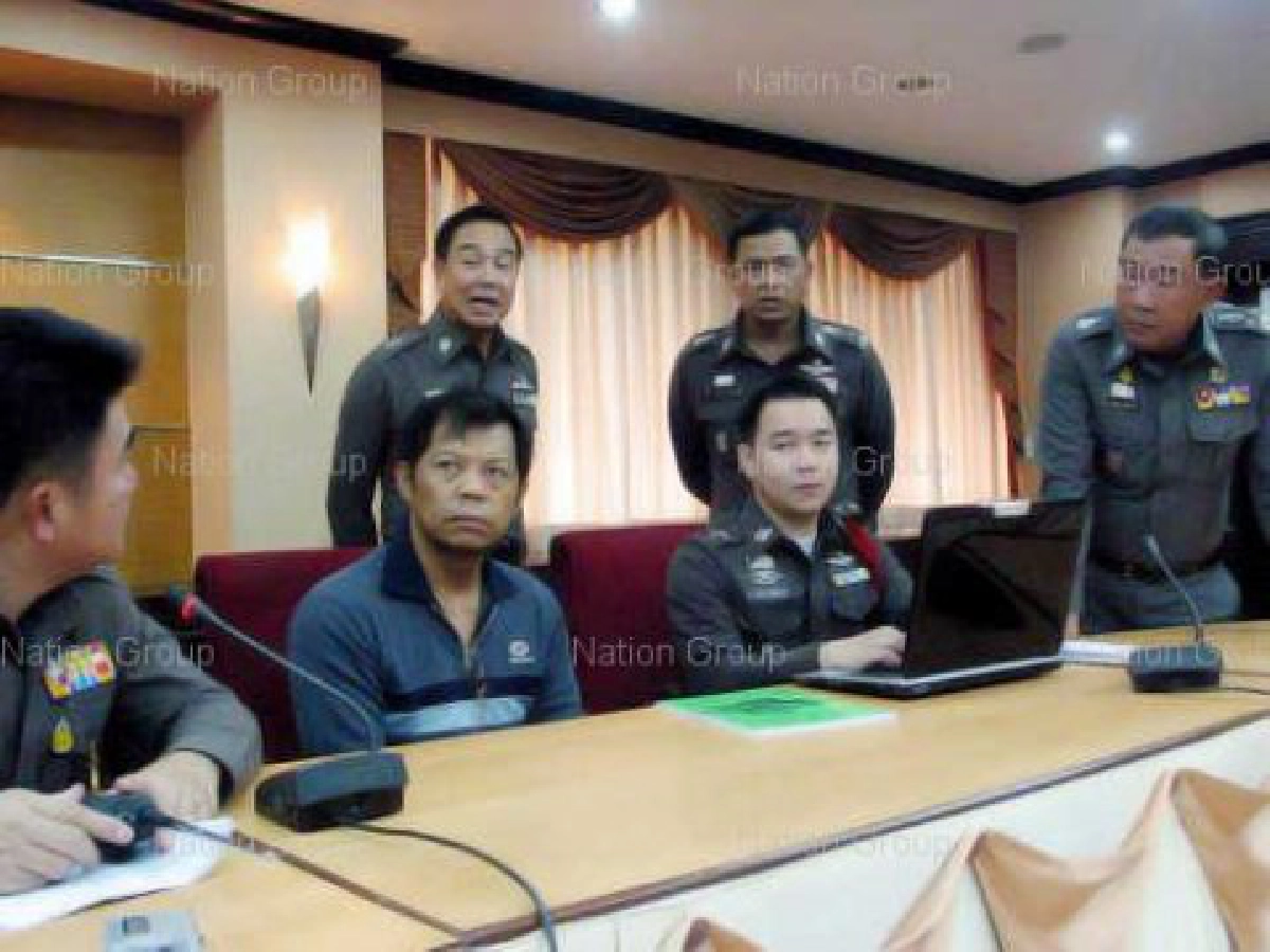 จับด.ต.วังทองหลางค้ายาไอซ์คาโรงพัก จับด.ต.วังทองหลางค้ายาไอซ์คาโรงพัก