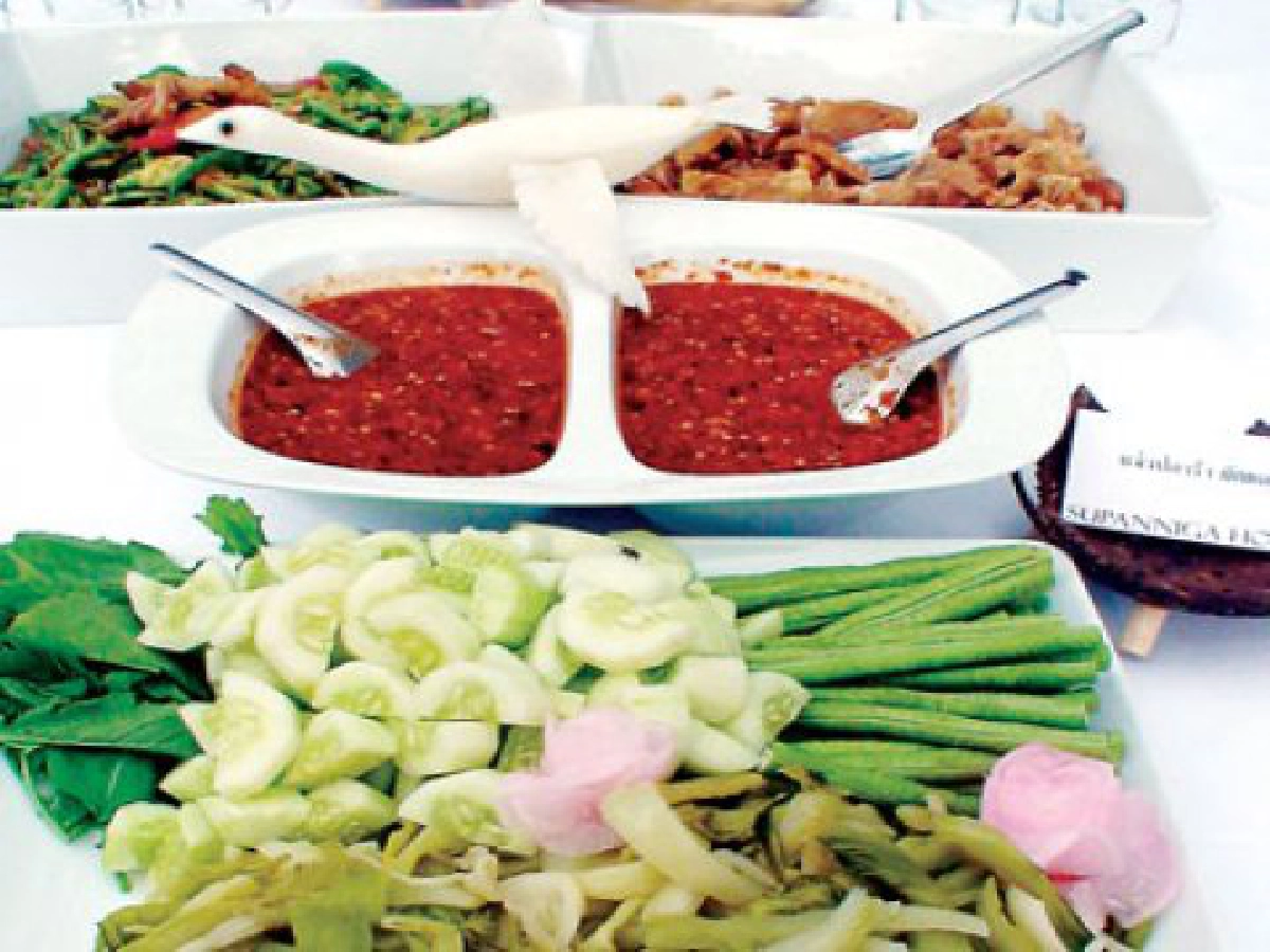 ปั้นข้าวเหนียว จิ้ม"แซ่บ"กับ"โบว์"กนกพรรณ เหตระกูล