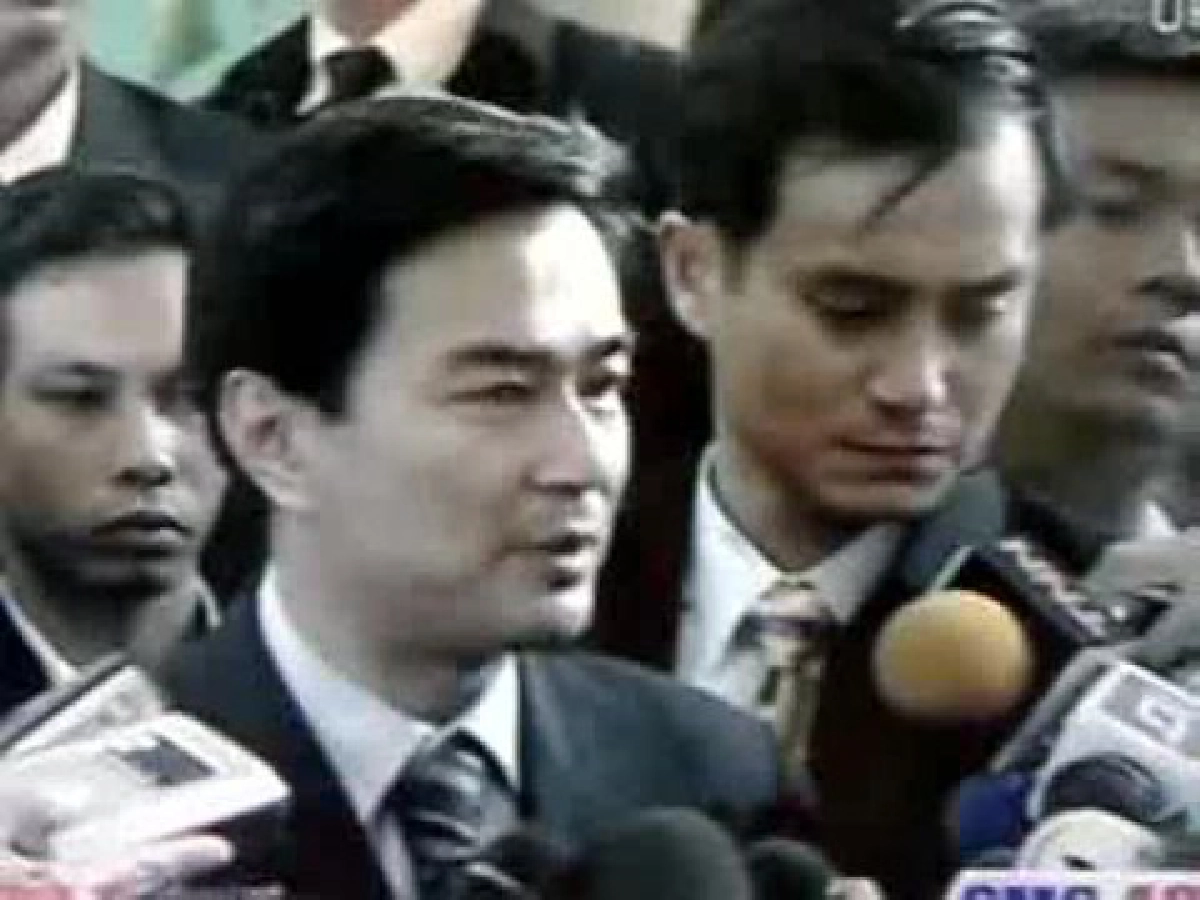 อภิสิทธิ์แจงพัชรวาทขอลา10วันไปตปท. อภิสิทธิ์แจงพัชรวาทขอลา10วันไปตปท.