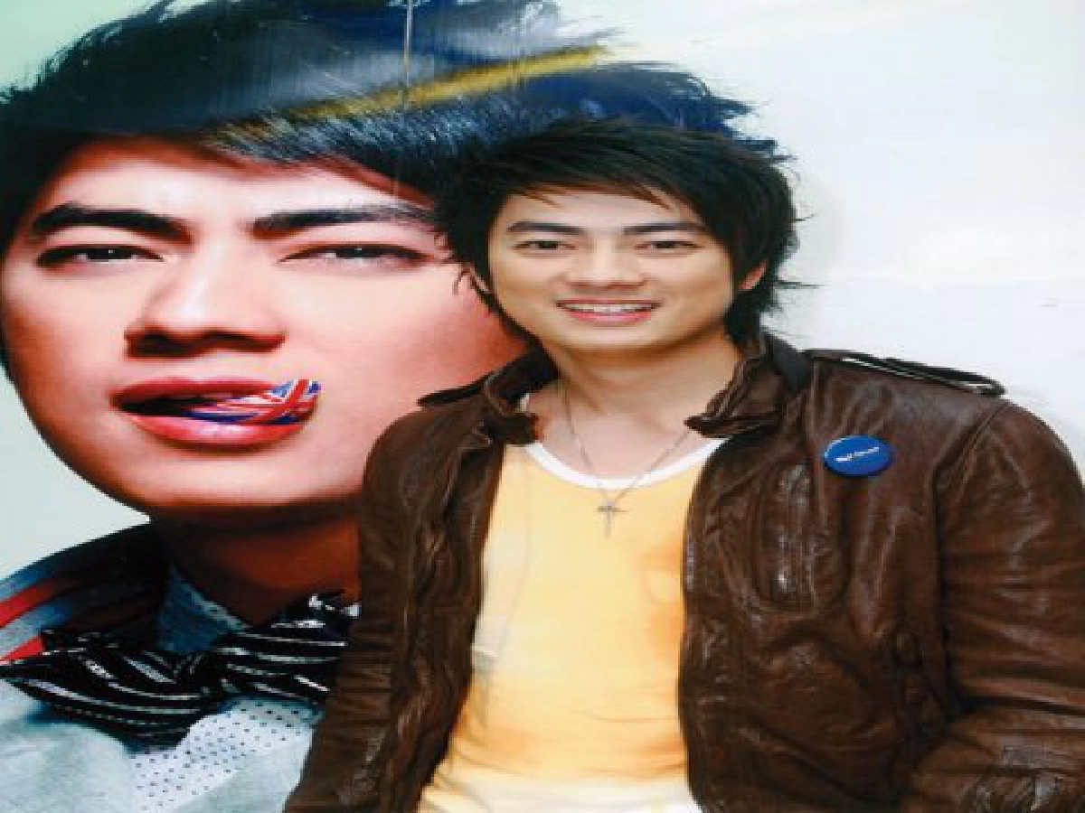 เสิร์ฟข่าวเม้าท์แตก (พุธที่ 5 ส.ค.52)
เสิร์ฟข่าวเม้าท์แตก (พุธที่ 5 ส.ค.52)