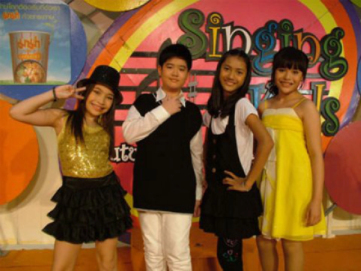 พฤหัสบดีที่ 6 สิงหาคม 2552
พฤหัสบดีที่ 6 สิงหาคม 2552