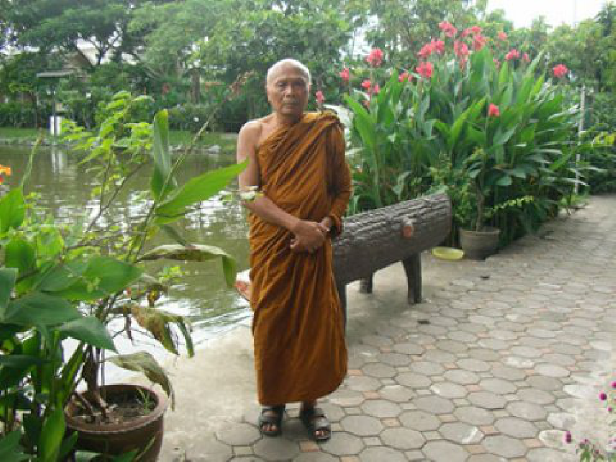 วัดพระราม 9 กาญจนาภิเษก 
วัดพระแก้วน้อย

