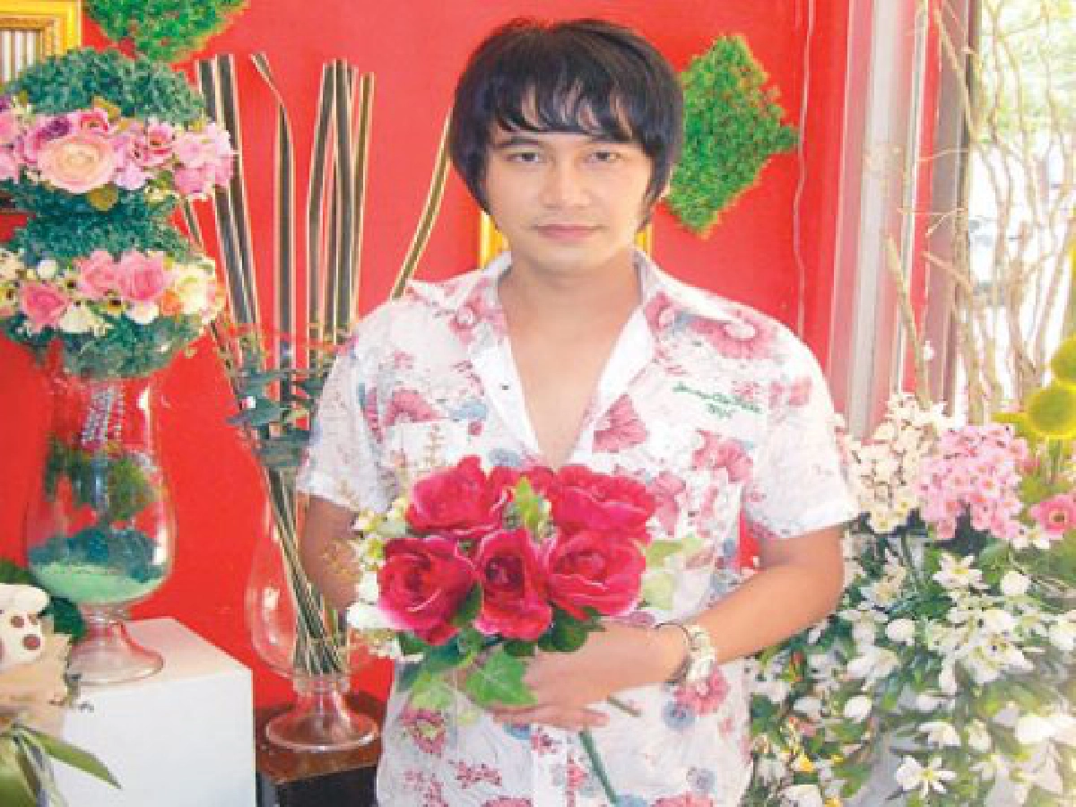 จากเด็กร้อยพวงมาลัยสู่เถ้าแก่
 ชีวิตที่ลงตัวของ "อาคม ศิริเวช"

