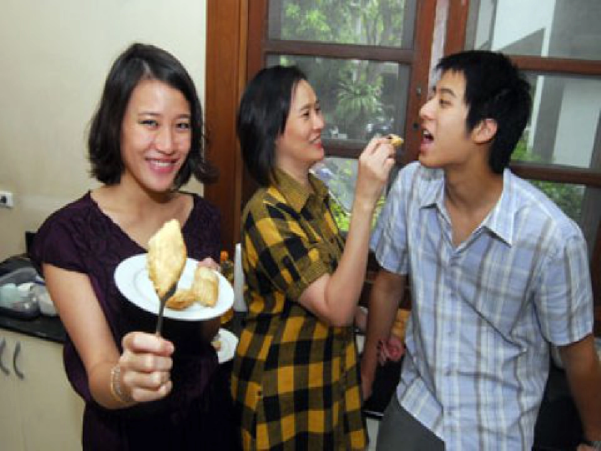 กรุ่นกลิ่นแห่งรักฉบับ "คุณหญิงหญิง" ม.ร.ว.สุภาณี ดิศกุล
กรุ่นกลิ่นแห่งรักฉบับ "คุณหญิงหญิง" ม.ร.ว.สุภาณี ดิศกุล