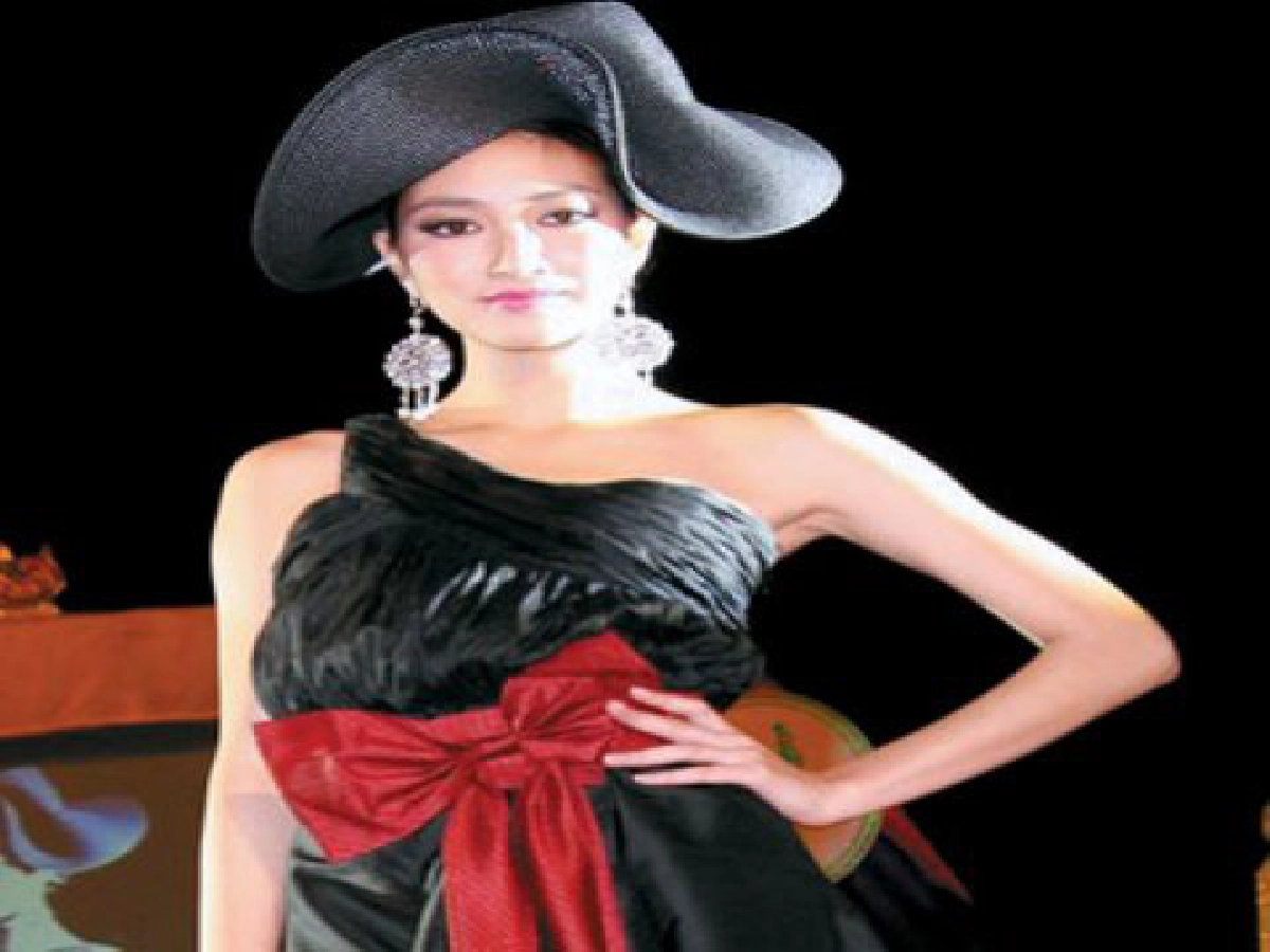 อวด"ไหมไทย"ผ่านชุดประจำชาติ อวด"ไหมไทย"ผ่านชุดประจำชาติ