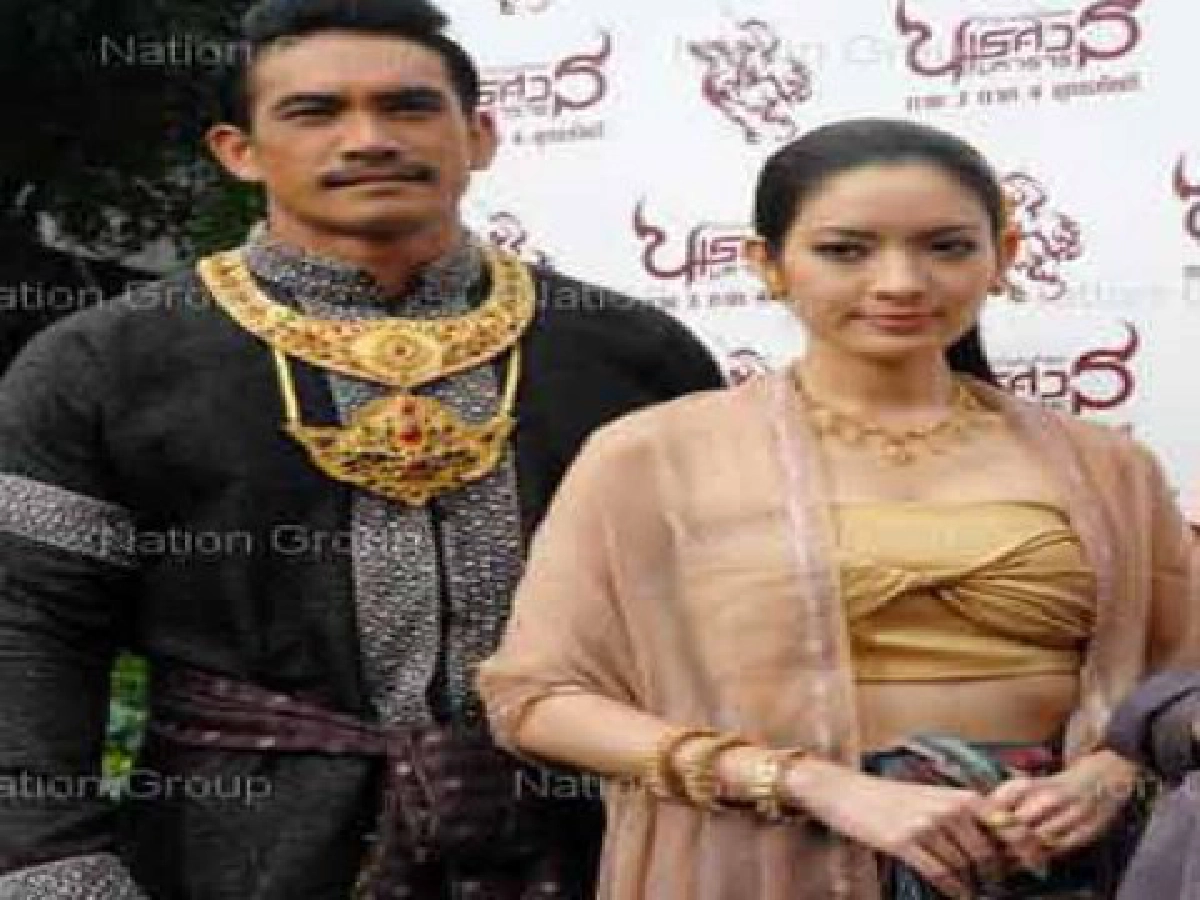 อภิสิทธิ์สนับสนุนงบสร้าง"ตำนานสมเด็จพระนเรศวร" อภิสิทธิ์สนับสนุนงบสร้าง"ตำนานสมเด็จพระนเรศวร"
