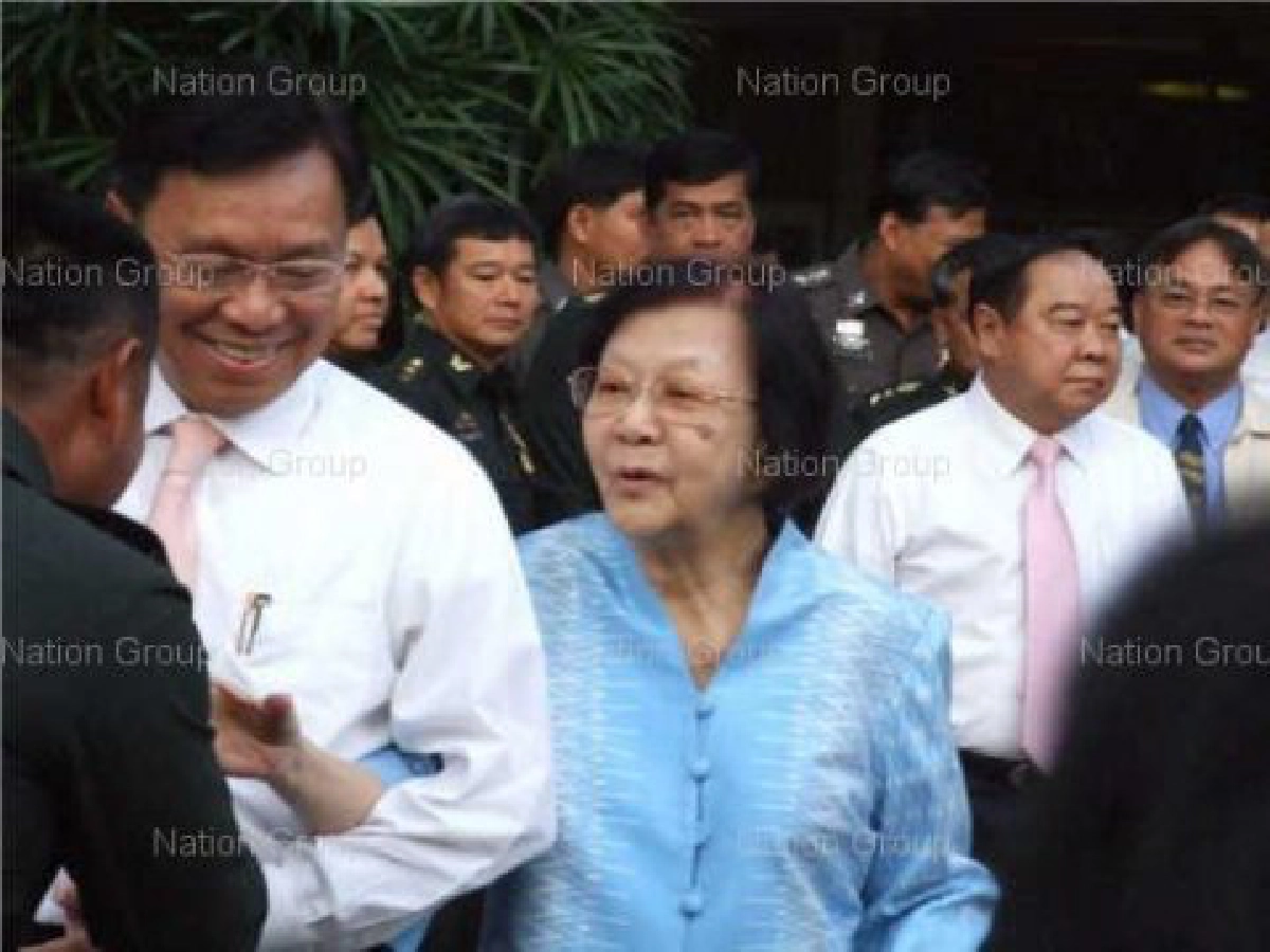 อภิสิทธิ์ส่งสุเทพเบิร์ดเดย์ประวิตรยันรบ.-กองทัพไร้ปัญหา อภิสิทธิ์ส่งสุเทพเบิร์ดเดย์ประวิตรยันรบ.-กองทัพไร้ปัญหา