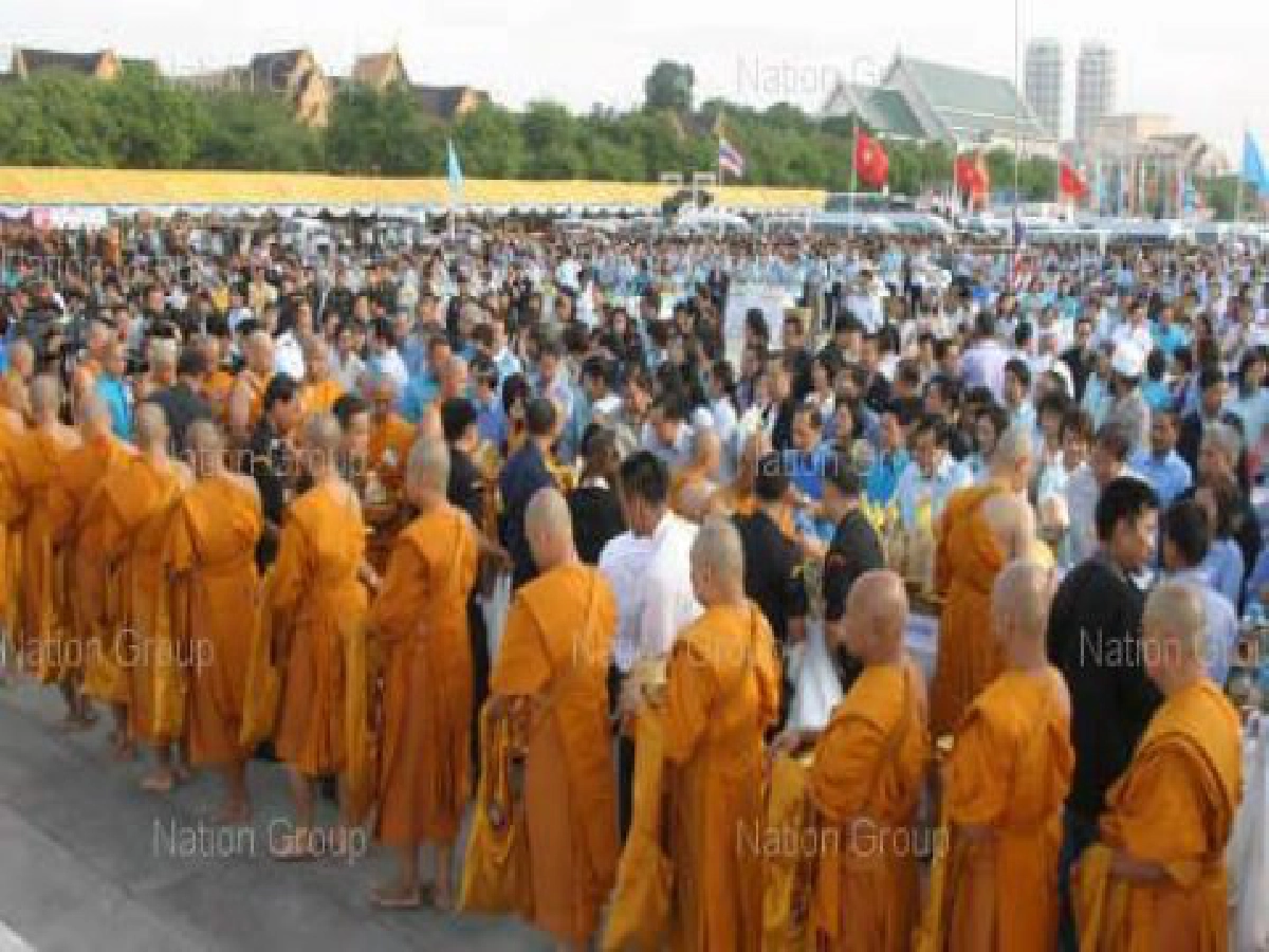 อภิสิทธิ์นำครม.ลงนามถวายพระพรราชินี อภิสิทธิ์นำครม.ลงนามถวายพระพรราชินี