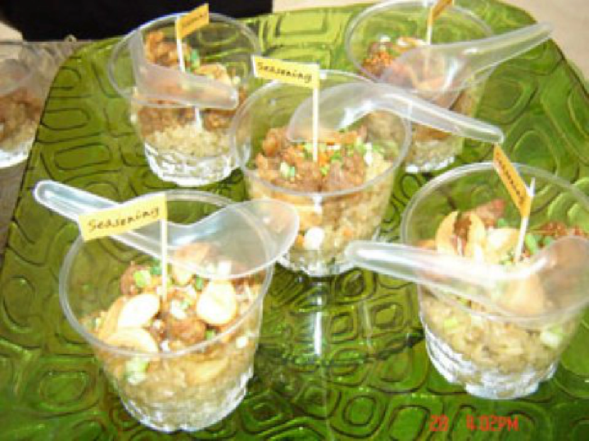 เคล็ด(ไม่ลับ)ข้าวผัดกระเทียมหมูทอด เคล็ด(ไม่ลับ)ข้าวผัดกระเทียมหมูทอด