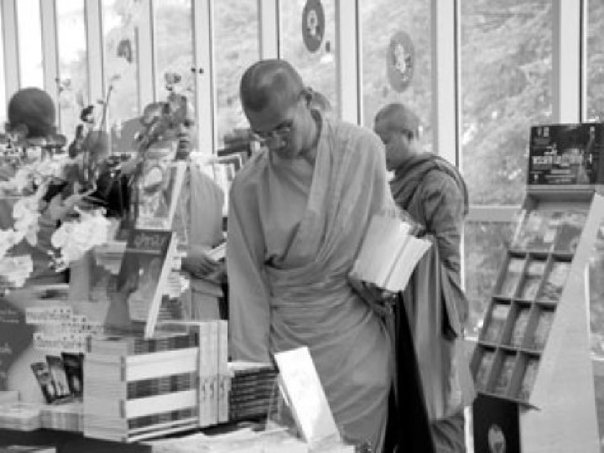 ทำบุญ9วัด- ใส่บาตรหนังสือ ทำบุญ9วัด- ใส่บาตรหนังสือ