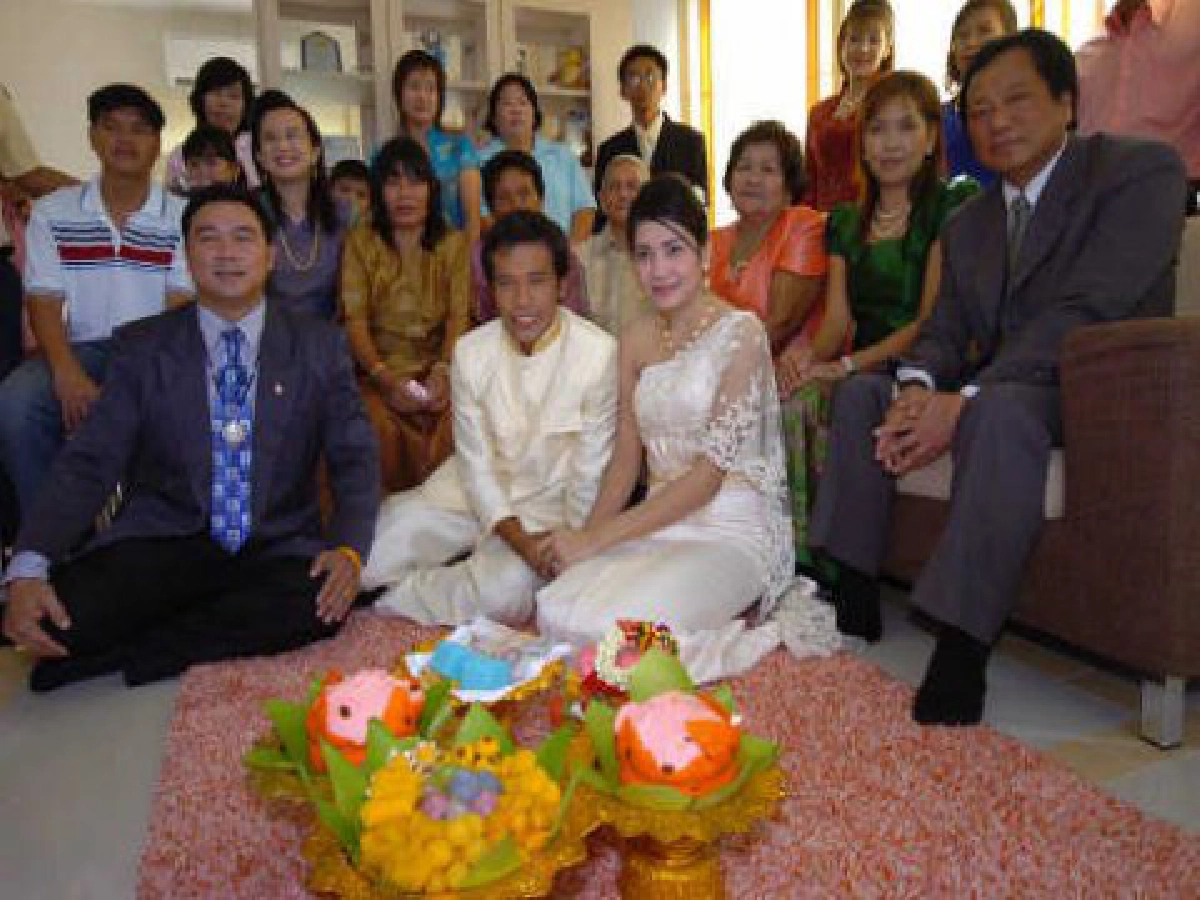 ดัสกรถามครอบครัวก่อน 
ต่อสัญญาทีมญวน  
ดุสิตโดนปลด