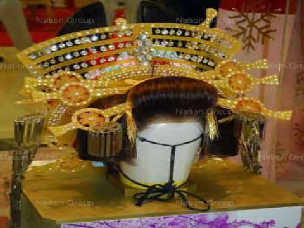 พระองค์หญิงศรีรัศมิ์และพระโอรสทรงชื่นชมการแสดง "ไทชู เองเงกิ" พระองค์หญิงศรีรัศมิ์และพระโอรสทรงชื่นชมการแสดง "ไทชู เองเงกิ"
