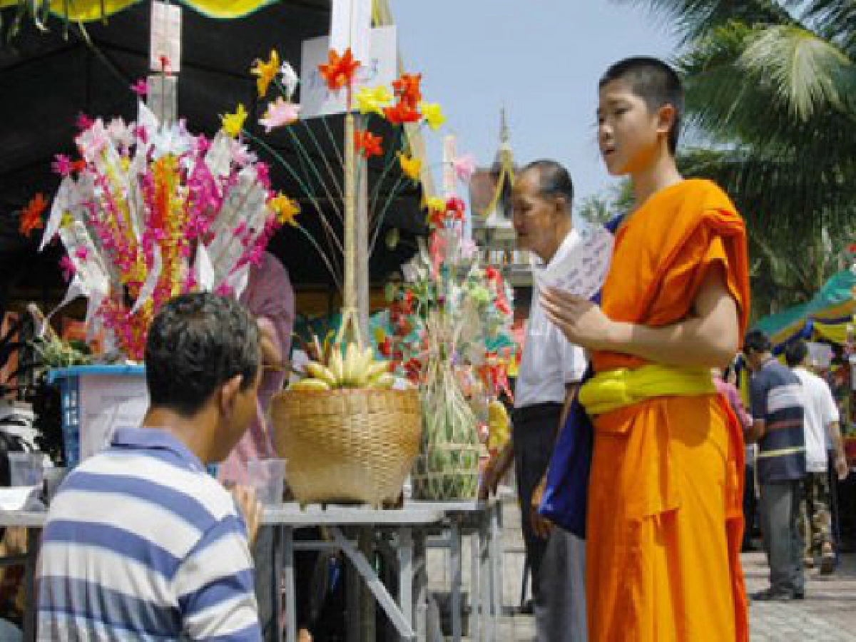 "เชียงราย" สืบสานประเพณีล้านนา
งานตานก๋วยสลากภัตประจำปี 52
"เชียงราย" สืบสานประเพณีล้านนา
งานตานก๋วยสลากภัตประจำปี 52
