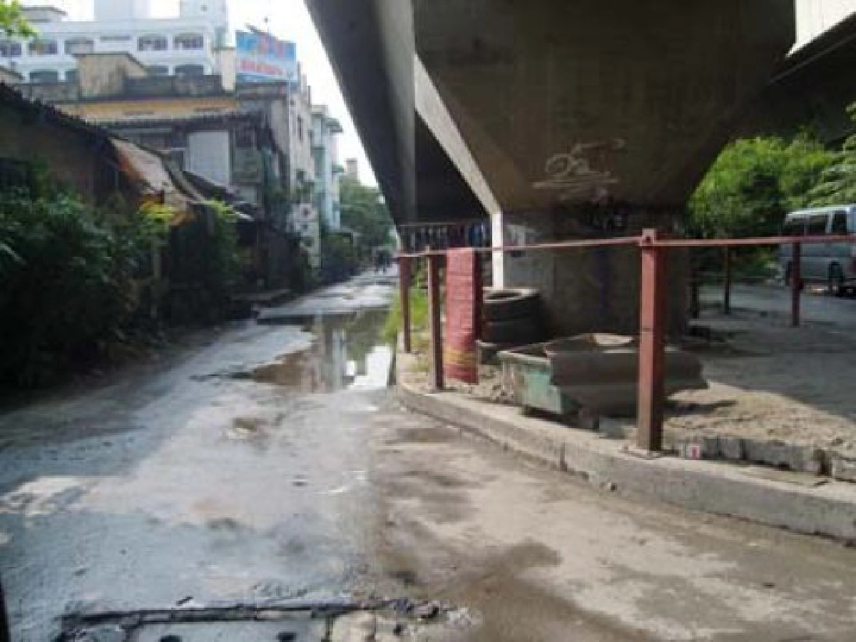 น้ำท่วมขังข้ามปี