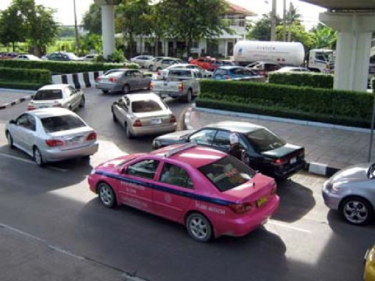 เบียดกันทุกเช้า