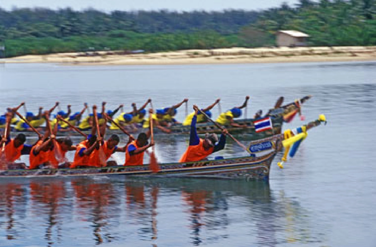 เที่ยวเมืองนราฯ ชม"แข่งเรือกอและ"
พร้อมช็อปสินค้าพื้นบ้าน 21-25 ก.ย.

