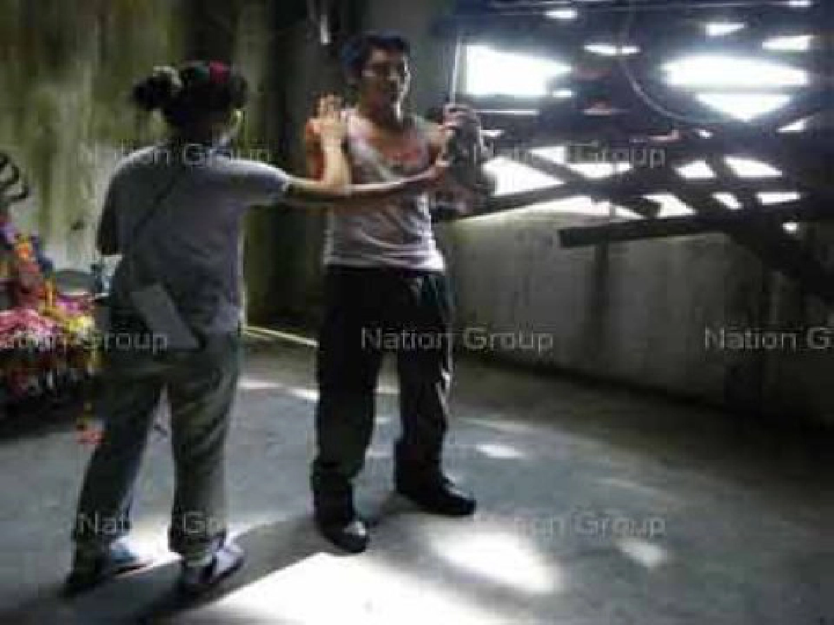 กอฟโดนงูเห่ากัดกลางกองถ่ายหามส่งรพ. กอฟโดนงูเห่ากัดกลางกองถ่ายหามส่งรพ.