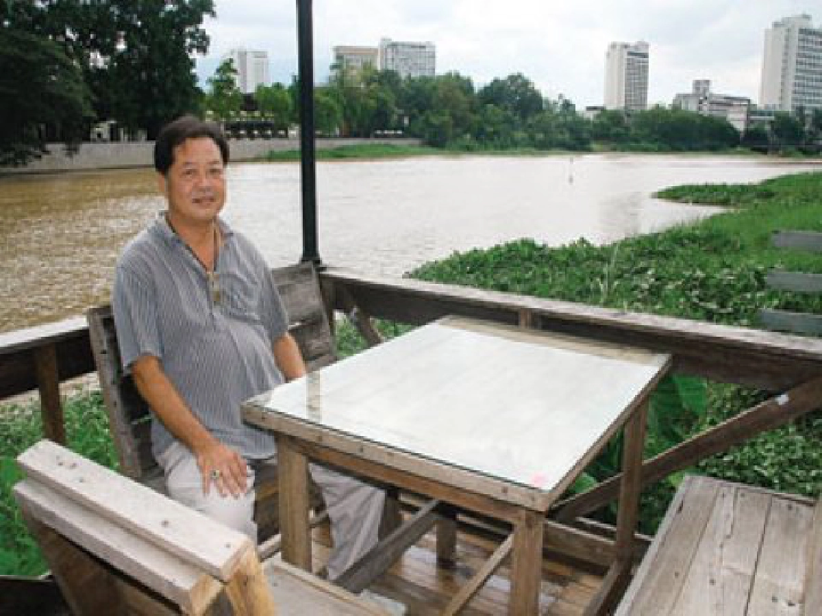 เลิกกิจการผลิต "หมูยอ-แหนม"
สู่ธุรกิจร้านอาหารรับคนยุคซิตี้
เลิกกิจการผลิต "หมูยอ-แหนม"
สู่ธุรกิจร้านอาหารรับคนยุคซิตี้