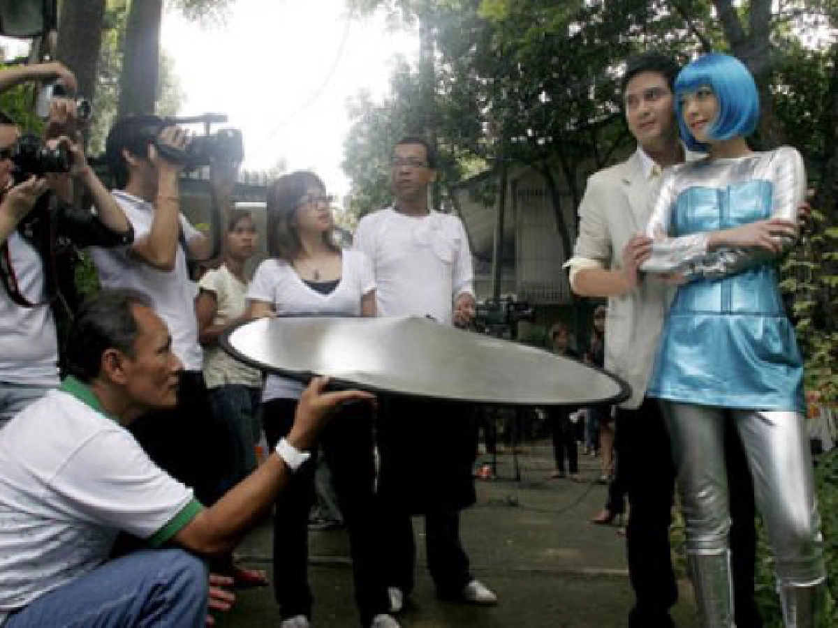 คร้ายว่า "ป๋อ" กลัวขาวสู้ "น้องแป้ง" ไม่ได้ ก็แค่ใช้รีเฟล็กซ์ส่วนตัวช่วยแค่นั้นเอ๊ง...ง