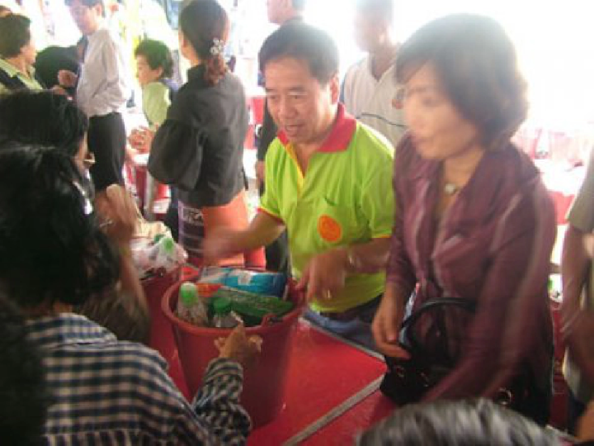งานทิ้งกระจาด นครสวรรค์ ยิ่งใหญ่ คนแห่รับแน่นกว่า 2,000 คน
งานทิ้งกระจาด นครสวรรค์ ยิ่งใหญ่ คนแห่รับแน่นกว่า 2,000 คน