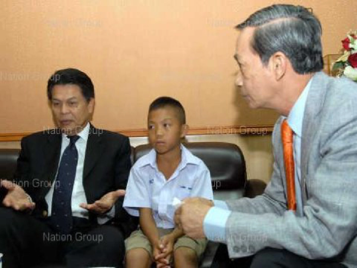 กก.สิทธิฯหนุนน้องหม่องแข่งเครื่องบินกระดาษ กก.สิทธิฯหนุนน้องหม่องแข่งเครื่องบินกระดาษ