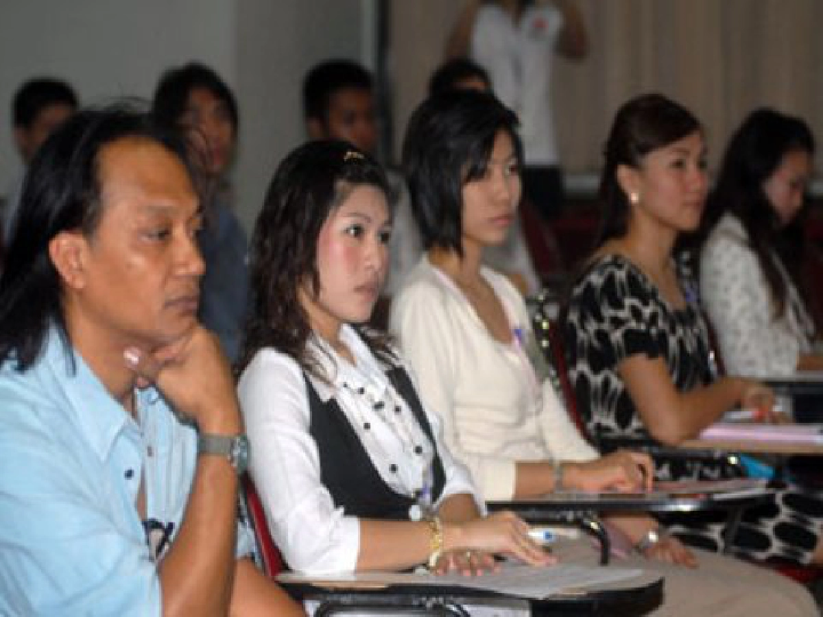 มองผ่านเลนส์คม - ต้นกล้า "สื่อ" อาชีพ
มองผ่านเลนส์คม - ต้นกล้า "สื่อ" อาชีพ