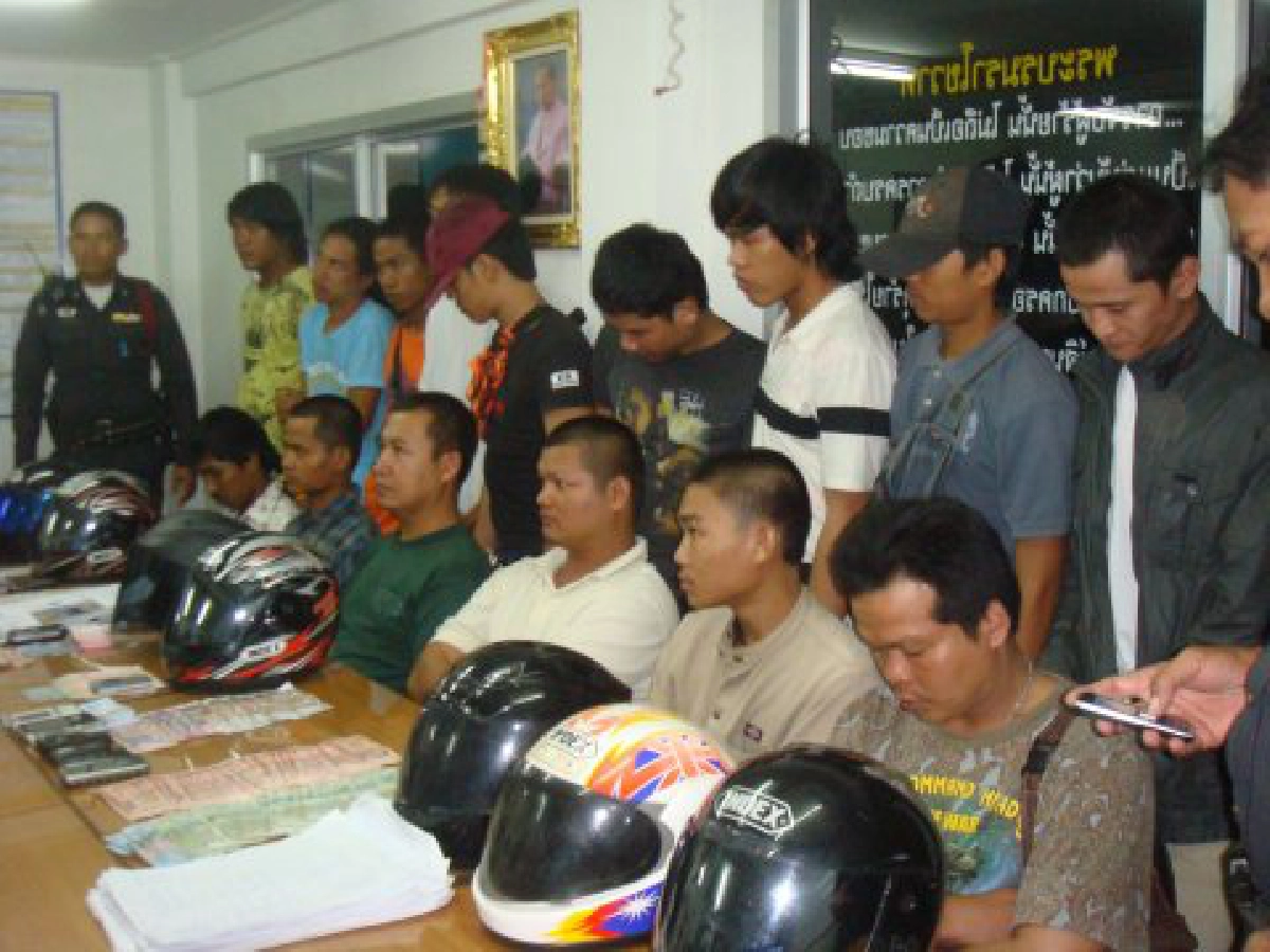 ตร.กระบี่จับยกแก๊งปล่อยกู้-ทวงหนี้โหด ตร.กระบี่จับยกแก๊งปล่อยกู้-ทวงหนี้โหด