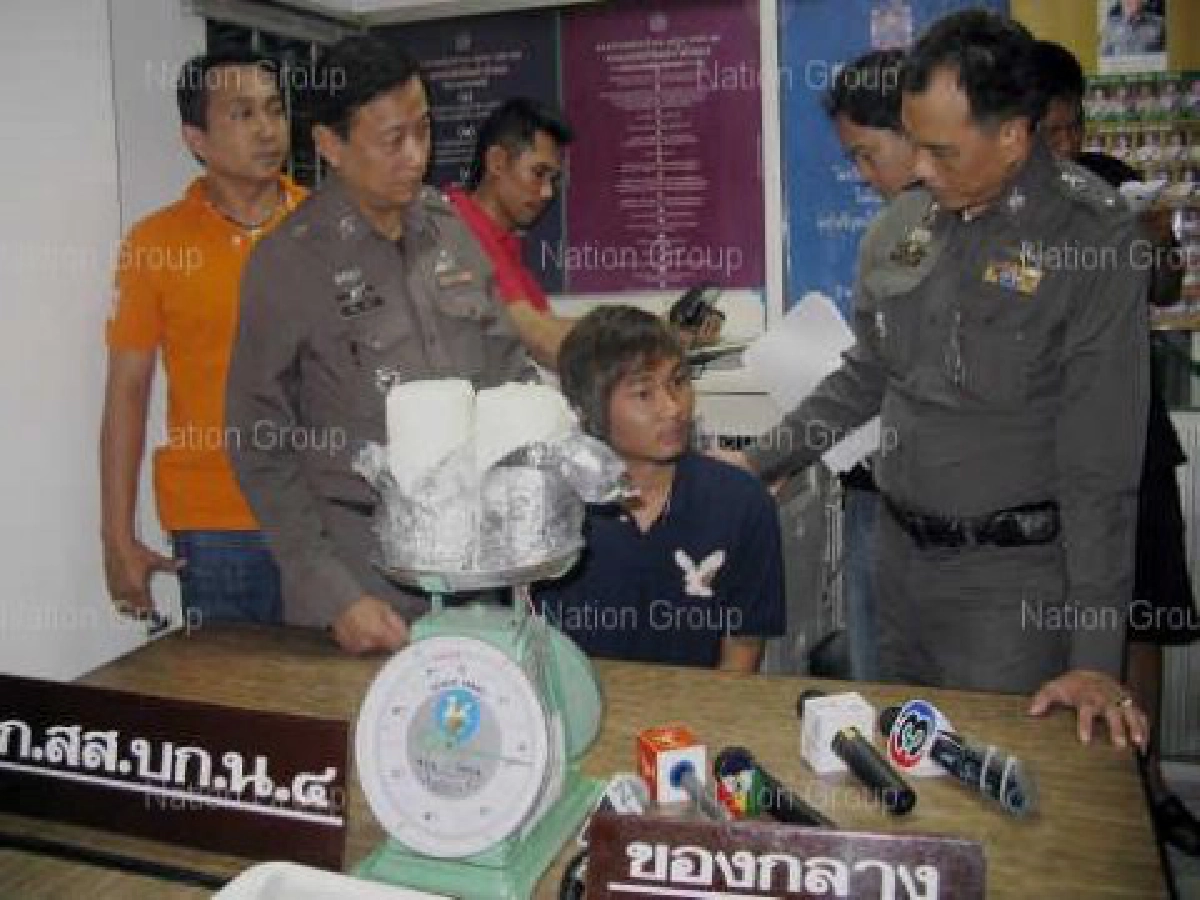 สืบ4รวบ"หนึ่ง ตรอกจันทน์"ค้ายาไอซ์ สืบ4รวบ"หนึ่ง ตรอกจันทน์"ค้ายาไอซ์