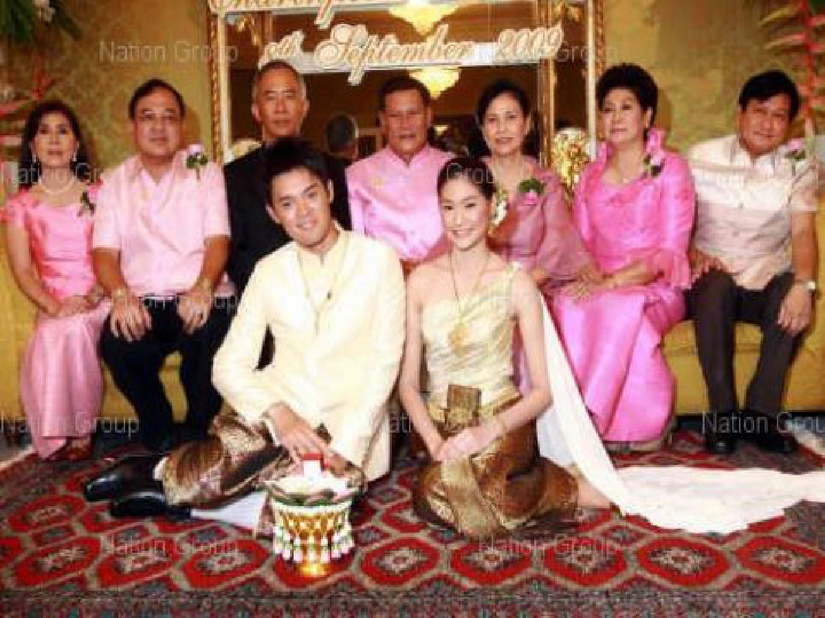 เจ้าปิ๊กหมั้นน้องต๊าบ
หวังสดเหมือน"เฟด"
เจ้าปิ๊กหมั้นน้องต๊าบ
หวังสดเหมือน"เฟด"