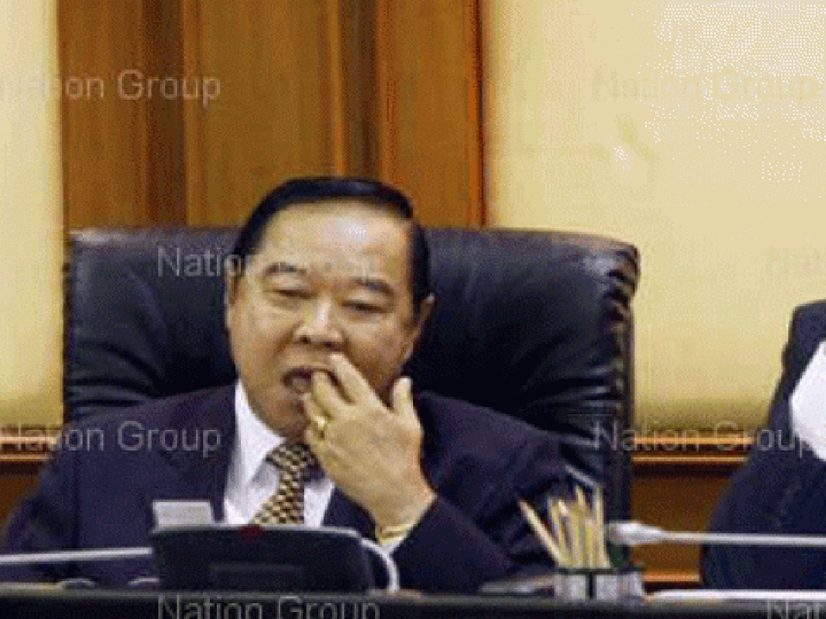"ประวิตรปัดตอบ'พัชรวาท'ถูกฟันอาญา "ประวิตรปัดตอบ'พัชรวาท'ถูกฟันอาญา