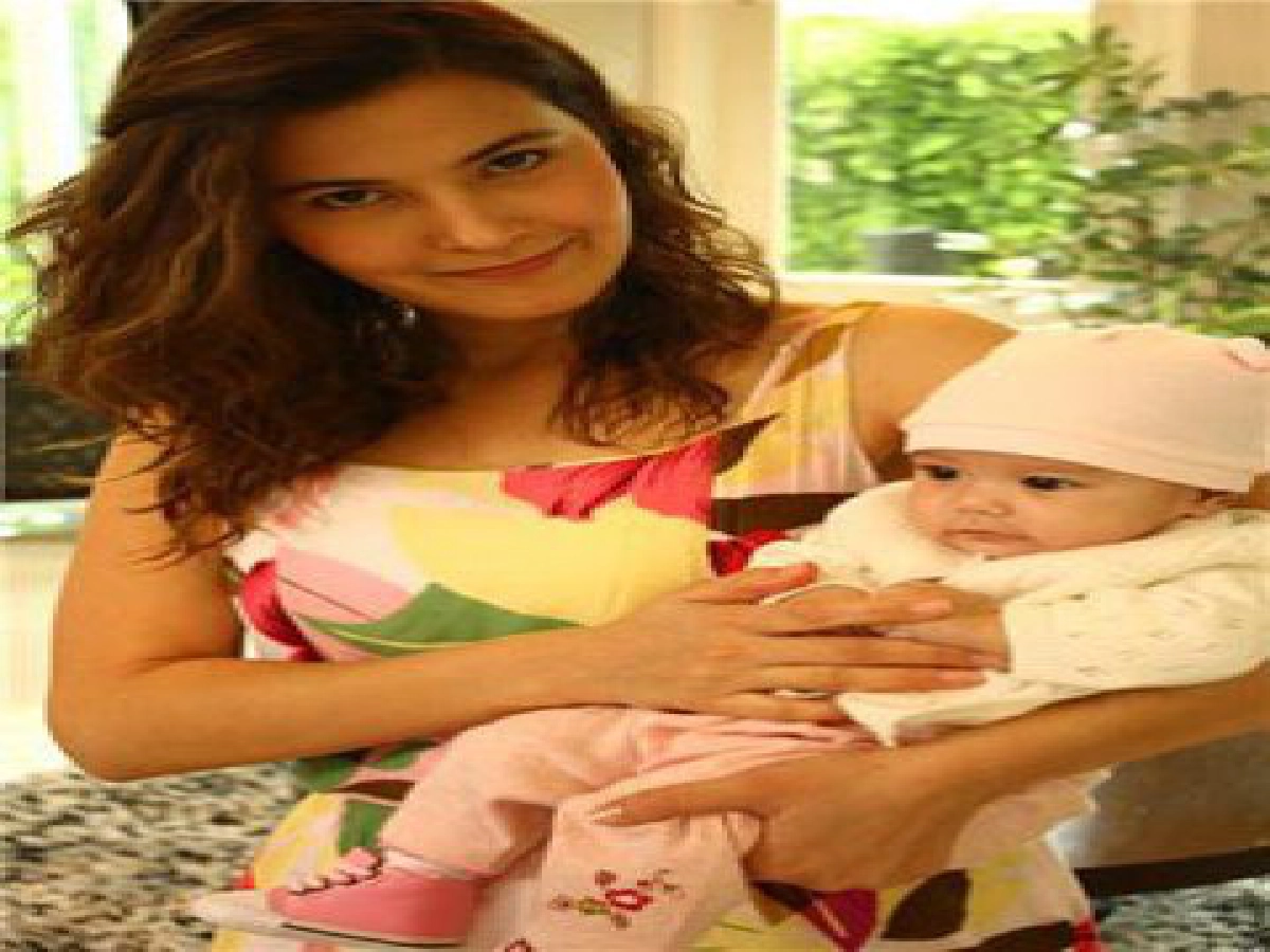 "ธัญญ่า" หอบ "ลียา" กลับไทย
อวดโฉมใน "วู้ดดี้เกิดมาคุย" 

