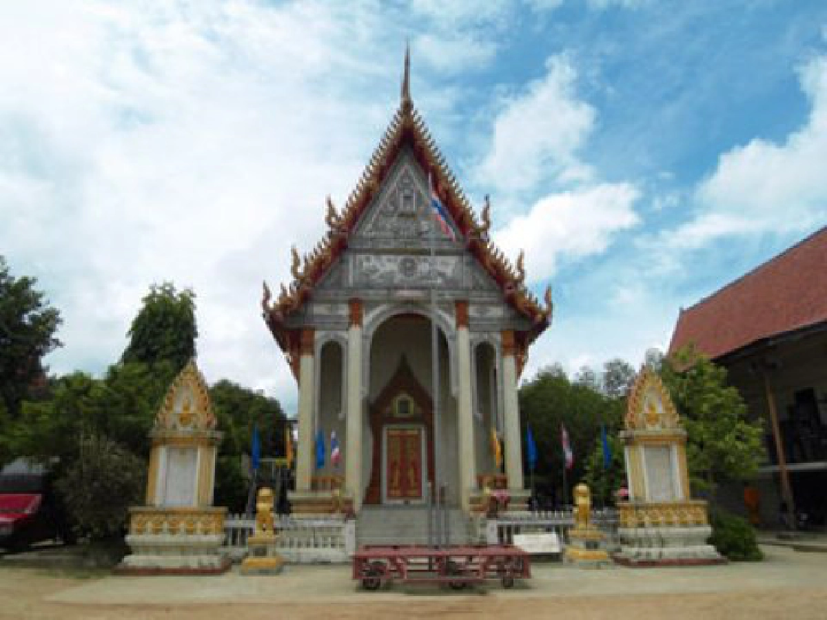 บ้านขุหลุในนิทานท้องถิ่น
บ้านขุหลุในนิทานท้องถิ่น
